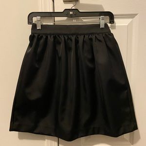 H&M New black puffy skirt